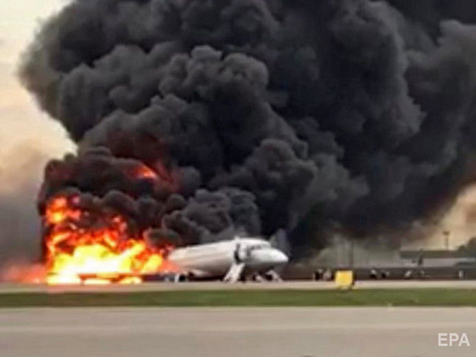 ﻿"Аерофлот" повідомив, що на борту літака рейсу Москва – Мурманськ сталося загоряння двигунів
