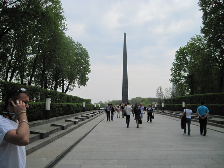 В киевском Парке Славы захоронят останки неизвестного бойца, погибшего в АТО