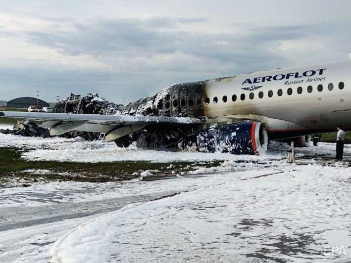 В минтрансе РФ заявили, что не видят оснований для приостановки полетов Sukhoi Superjet 100 после катастрофы в Шереметьево
