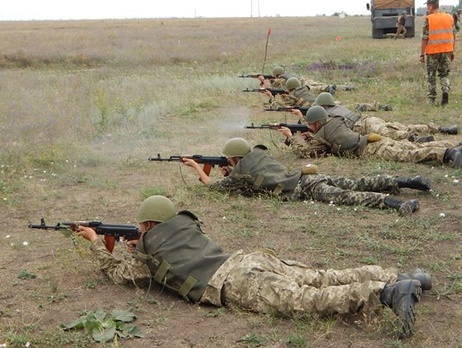 ВМС Украины: На полигоне в Николаевской области курсанты первого курса факультета ВМС проходят курс молодого матроса