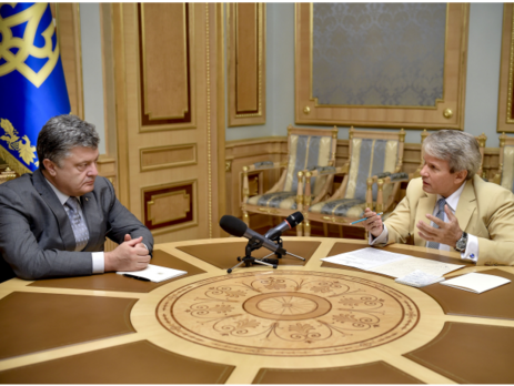 Порошенко: Украина переживает сложные времена, и государство должно уделить особое внимание проблемам инвалидов