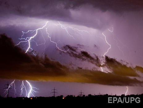 В Индии от удара молнии погибли семь человек