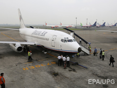 Поиски пропавшего индонезийского самолета прекращены до понедельника