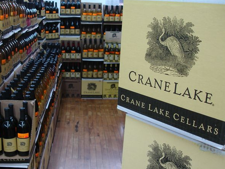 Роспотребнадзор нашел пестициды и фталаты в американских винах