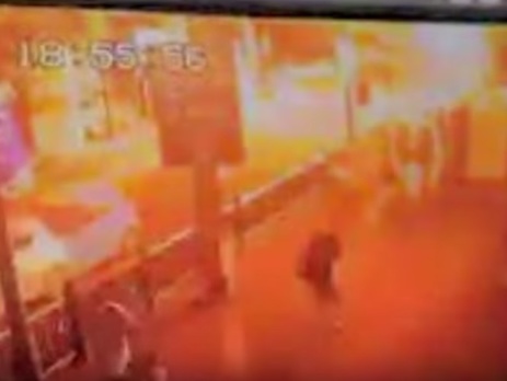 Камера наблюдения записала взрыв в центре Бангкока. Видео