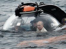 Путин погрузился на дно и всплыл. Реакция соцсетей