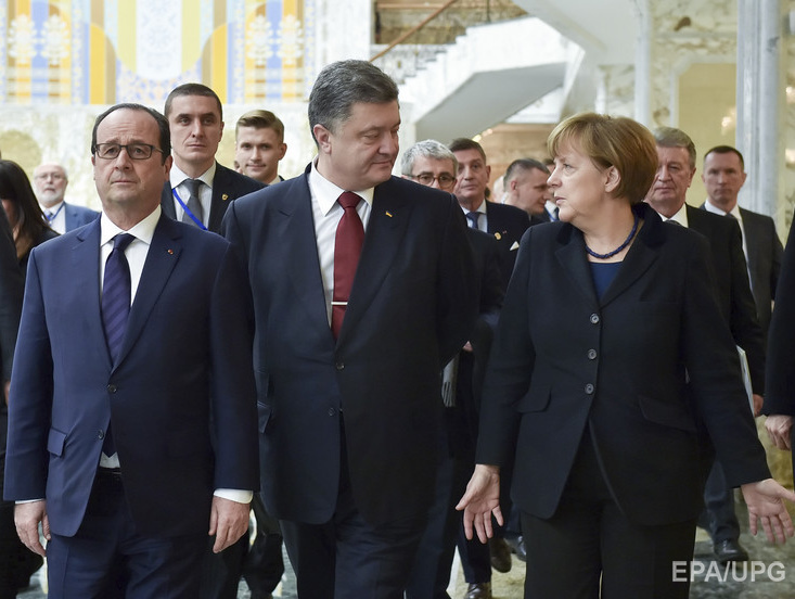 Reuters: Порошенко, Меркель и Олланд встретятся 24 августа в Берлине для обсуждения ситуации на Донбассе