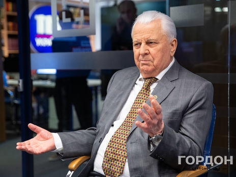 Кравчук: В палатке Порошенко мне сразу предложили заполнить анкету. Если я заполню, сказали, дадут 1000 грн