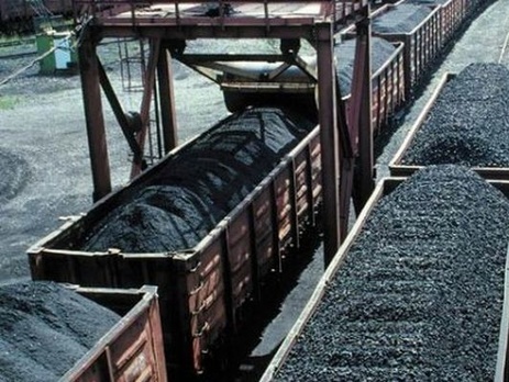 Холдинг Ахметова ДТЭК начал возить уголь из зоны АТО