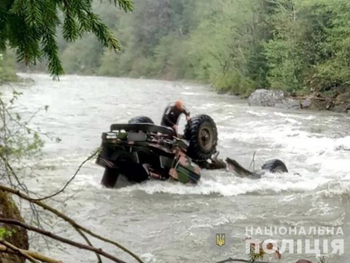 ﻿В Івано-Франківську заарештували водія вантажівки з туристами, яка впала в річку