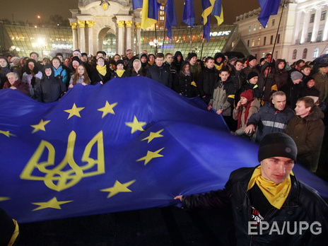 Соцопрос: Большинство украинцев считает, что двигаться в ЕС мешает коррупция