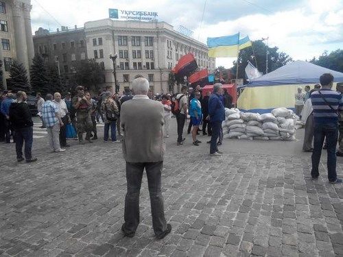 Петиция о сносе палатки волонтеров в центре Харькова набрала достаточно голосов для рассмотрения городскими властями