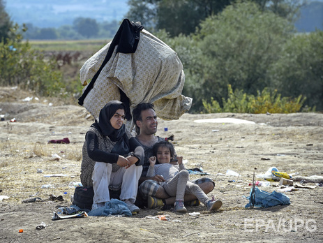 Из-за наплыва мигрантов Македония ввела режим ЧС на границе. Фоторепортаж