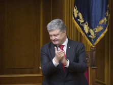 Горбатюк сообщил, что Порошенко допрашивают по делу Майдана