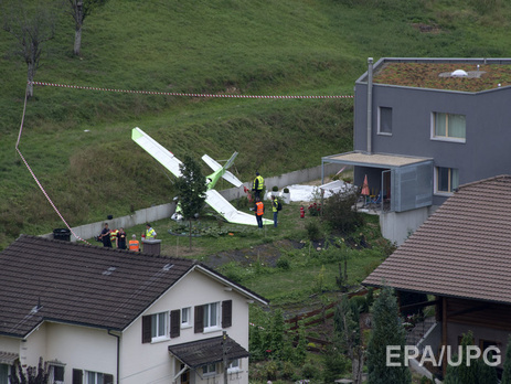 На авиашоу в Швейцарии столкнулись два самолета, один пилот погиб