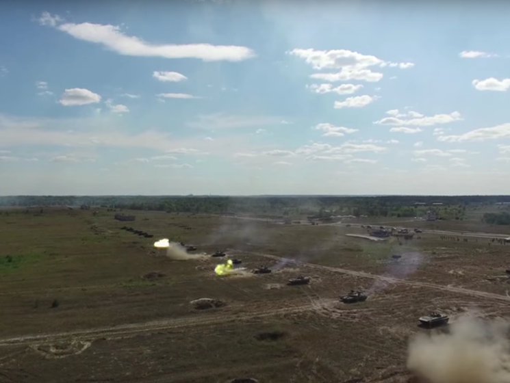 Под Харьковом провели показательные танковые стрельбы для Порошенко. Видео