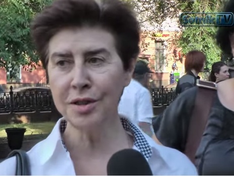 Москвичи поздравили украинцев с Днем Независимости: Желаем Украине победы и держаться от нас подальше. Видео