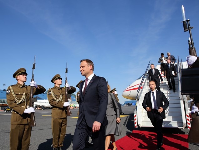 Президент Польши Дуда выступил за размещение баз НАТО в Восточной Европе