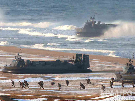 Северная Корея выдвинула в сторону Южной десантные корабли