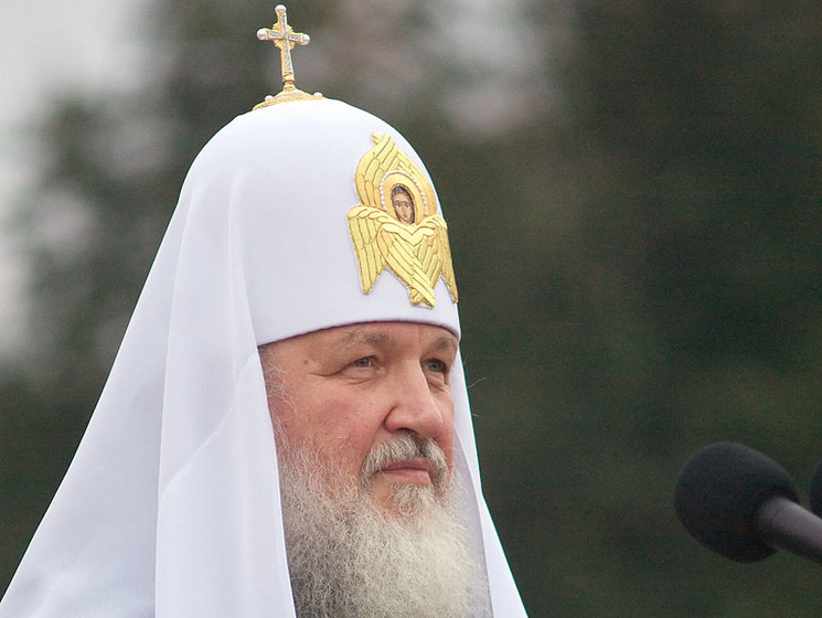 Кирилл – Порошенко: Церковь продолжает призывать людей к совместному труду на благо общей родины