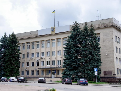 В Краматорске задержали трех человек, которые сожгли флаги Украины