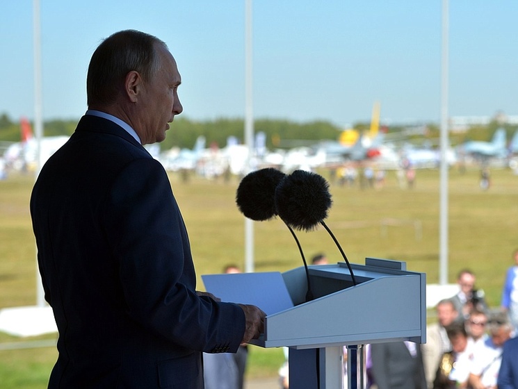 Путин: политическая конъюнктура не повлияет на проведение МАКС