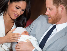 Главное за неделю. Украина не признает паспорта РФ, выданные в ОРДЛО, у британского принца Гарри и его жены Меган родился сын