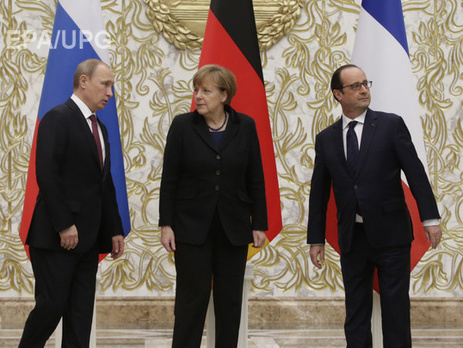 Bloomberg: В выходные Меркель, Олланд и Путин по телефону обсудят ситуацию в Украине