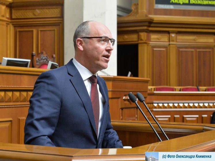 Парубий призвал Раду 14 мая отклонить все постановления, блокирующие подписание закона об украинском языке