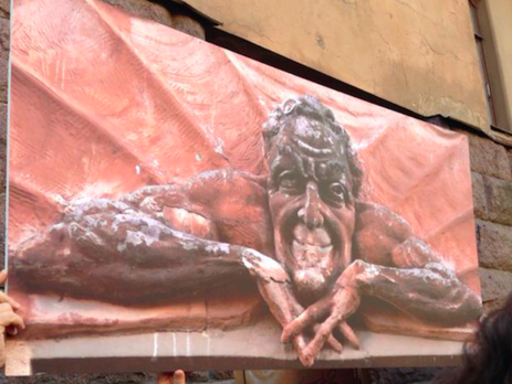 В Санкт-Петербурге проходит акция против уничтожения барельефа с Мефистофелем