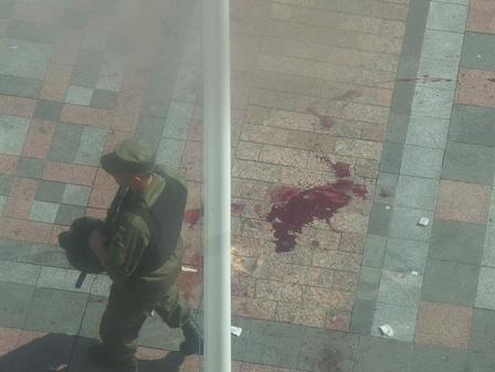 Антон Геращенко: В правоохранителей под Радой бросили боевую гранату, жизнь нескольких нацгвардейцев в опасности