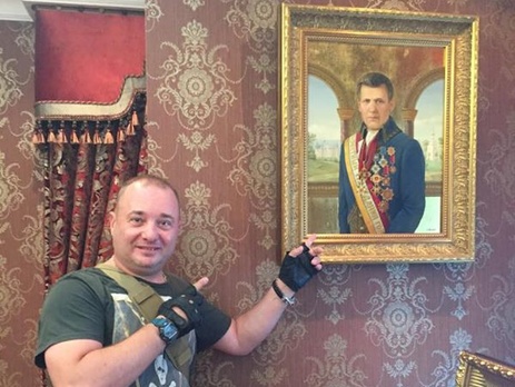 Мосийчук: МВД задержало тракториста, который снес ворота на въезде в замок нардепа Кивалова