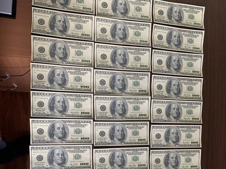 Трое безработных наладили массовое производство фальшивых долларов США и украинских гривен – СБУ