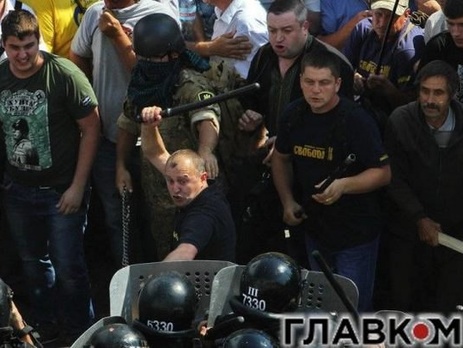 Тягнибок утверждает, что свободовцы не нападали на правоохранителей под Радой