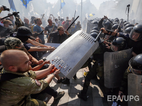 Аваков: Умер еще один боец Нацгвардии, раненный под Радой