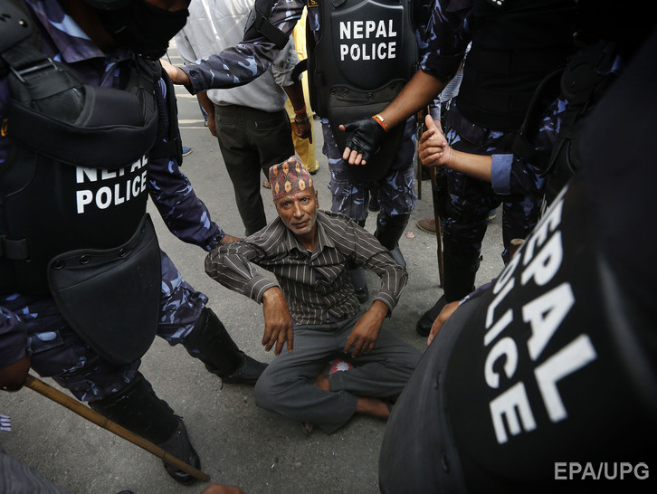 В Непале в ходе протестов против новой Конституции погибли более 20 человек