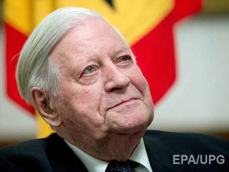 Экс-канцлер Германии Шмидт госпитализирован в реанимацию