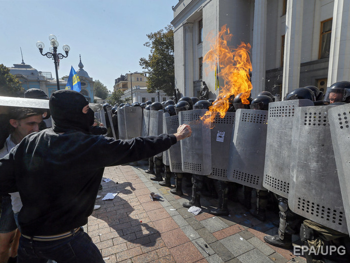 Депутаты от Блока Петра Порошенко требуют создать следственную комиссию по событиям у Рады 31 августа