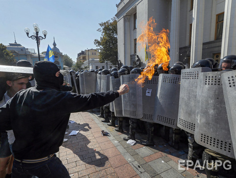 Депутаты от Блока Петра Порошенко требуют создать следственную комиссию по событиям у Рады 31 августа