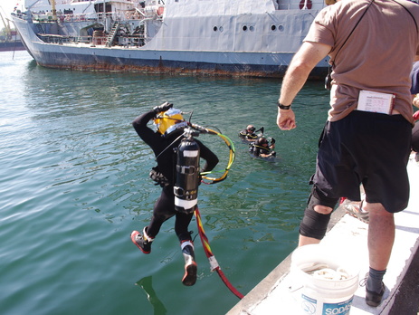 Украинские и американские водолазы проводят совместные тренировки в ходе 