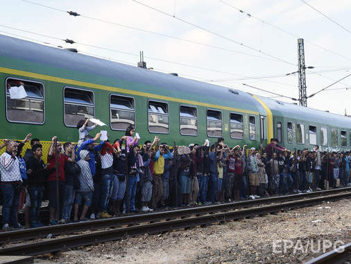 Мигранты из Сирии отказались покидать венгерский поезд
