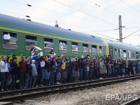Мигранты из Сирии отказались покидать венгерский поезд