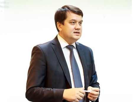 Инаугурация 20 мая. Разумков заявил, что нардепы навредили международному имиджу Украины и 