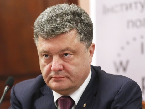 Порошенко: Сегодня первая неделя, когда на фронте не стреляют