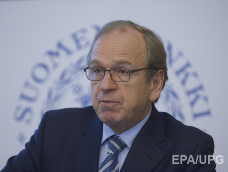 Глава Банка Финляндии перечислит свой месячный оклад беженцам