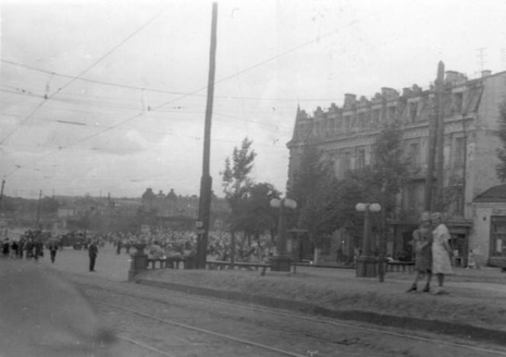 Киевлянка Хорошунова в дневнике 1941 года: Если не говорят о направлениях боев, значит, что-нибудь снова сдают