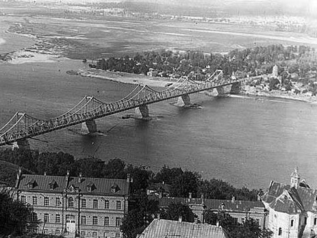 Киевлянка Хорошунова в дневнике 1941 года: По радио передали, что наши отобрали какой-то город
