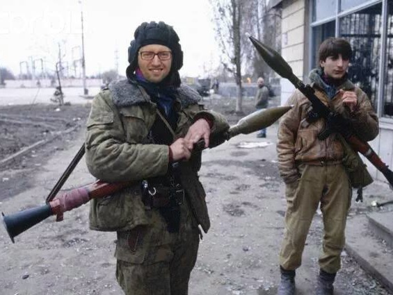 Яценюк воевал в Чечне. Там он и убил Бастрыкина. Реакция соцсетей на заявление главы следственного комитета РФ