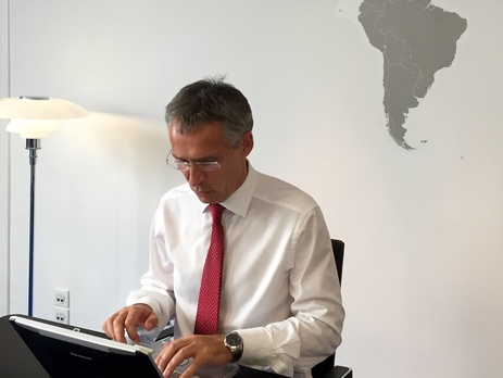 Столтенберг: Я обеспокоен тем, что Россия может развернуть военный персонал и самолеты в Сирии