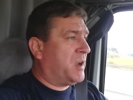 Поющий дальнобойщик Дубовский – Яценюку: Вы метко Бастрыкину 